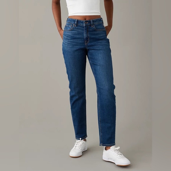 American Eagle Outfitters Denim - American Eagle Stretch Medium Tint Mom Jeans *Long*